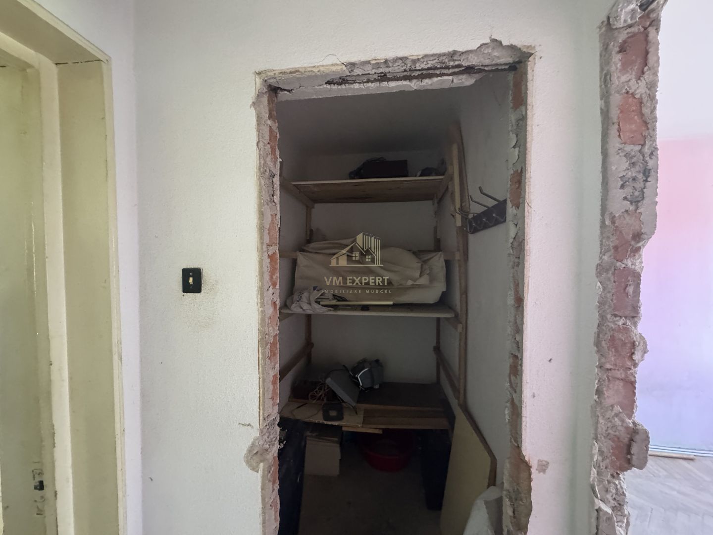 APARTAMENT 3 CAMERE ETAJ 3 CAMPULUNG - Poză 4