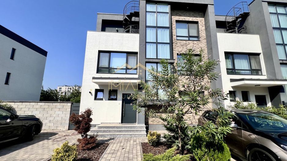 Vila LUX **5 camere**3 locuri parcare** Complex NOU//Sisesti - Poză 1