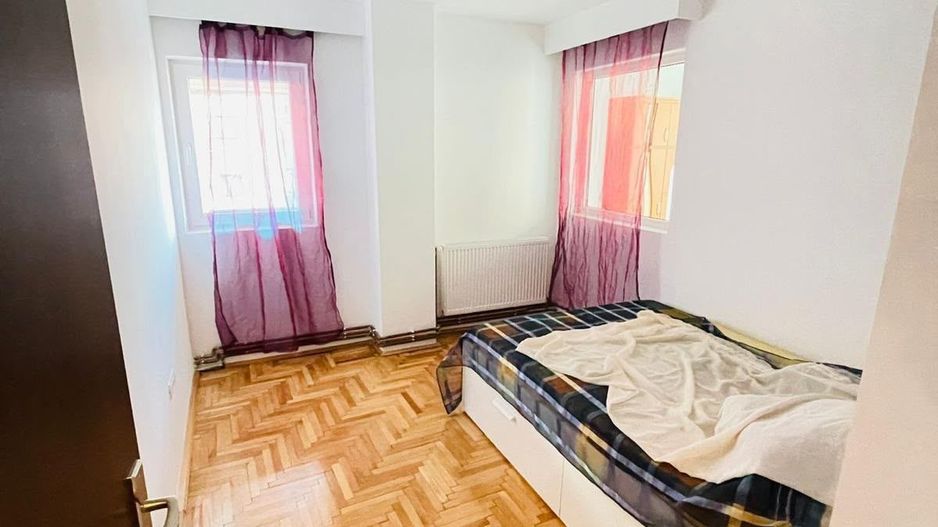 Închiriez apartament 3 camere ultracentral - Poză 6