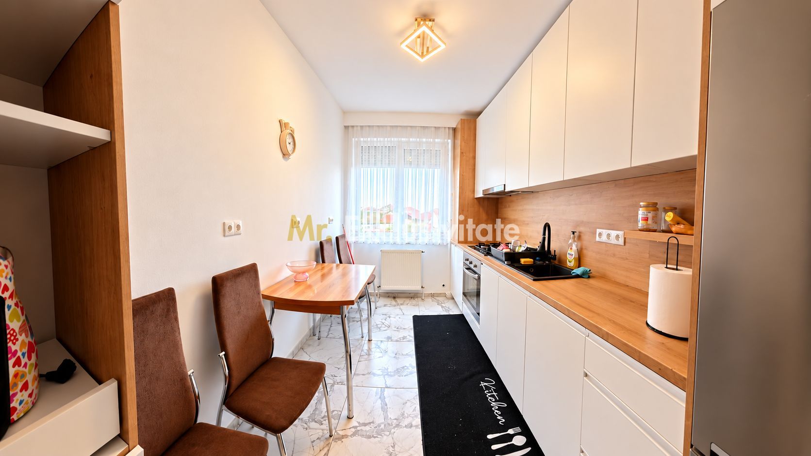 DE ÎNCHIRIAT 4 CAMERE - SEMICENTRAL - Poză 1