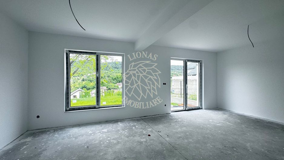 Casa Finisata 164 mp con.-teren 400 mp-garaj-1 km de Podul Jelnei - Poză 1