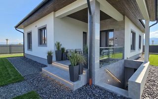 Casa cu pivnita, Sibiu Cristian - Poză 1