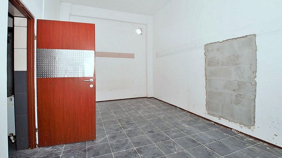 Inchiriere spatiu comercial 350 mp, Prundu, complex 2, stradal - Poză 13