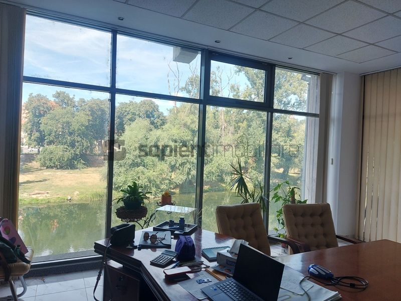 Spatiu comercial ultracentral ideal pentru birouri - Poză 2