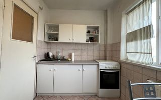 Garsoniera in bloc mixt, an 1980 zona Lujerului, Militari - Poză 5