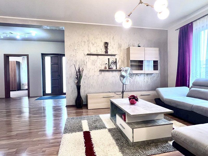 Apartament cu 3 camere,  terasa proprie - Ghiroda - Poză 1