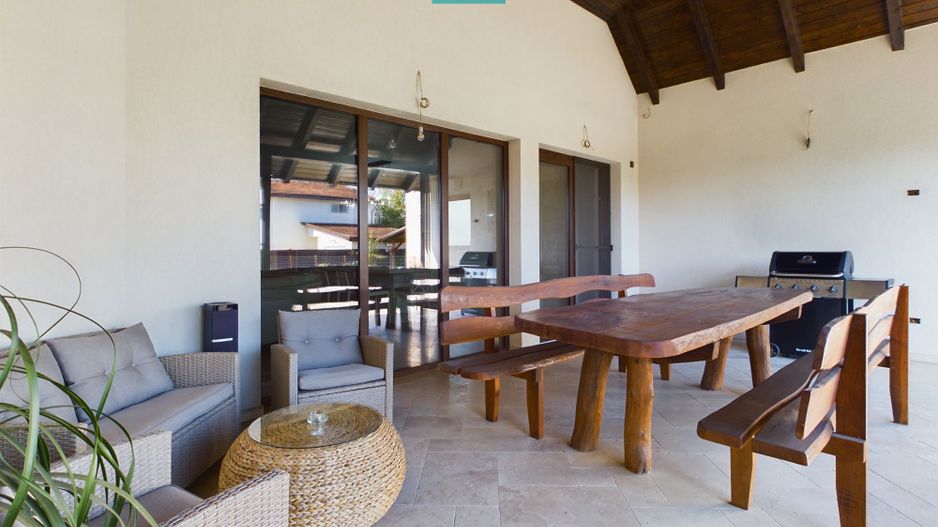 Vilă la sol cu 3 camere în Pârneava - Poză 19