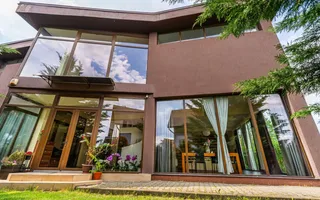 Vilă cu design și dotări deosebite de vânzare - Poză 12