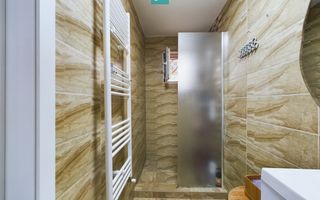 Apartament cu 2 camere la curte , renovat recent - Poză 10