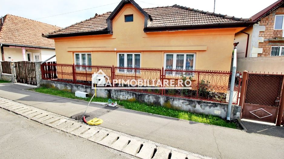 Casa 3 camere,102 mp, 1330 mp teren, 0% comision - Poză 1
