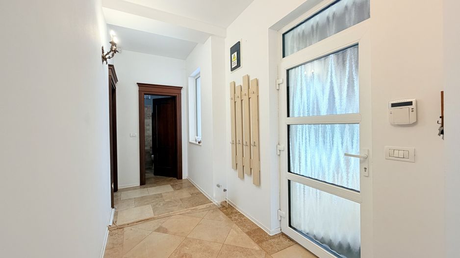 Casă de închiriat la liziera pădurii - Dumbrăvița - Poză 16