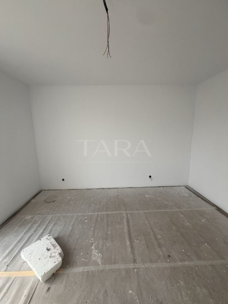 Apartament de vânzare cu 1 dormitor și living open-space în Florești. - Poză 1