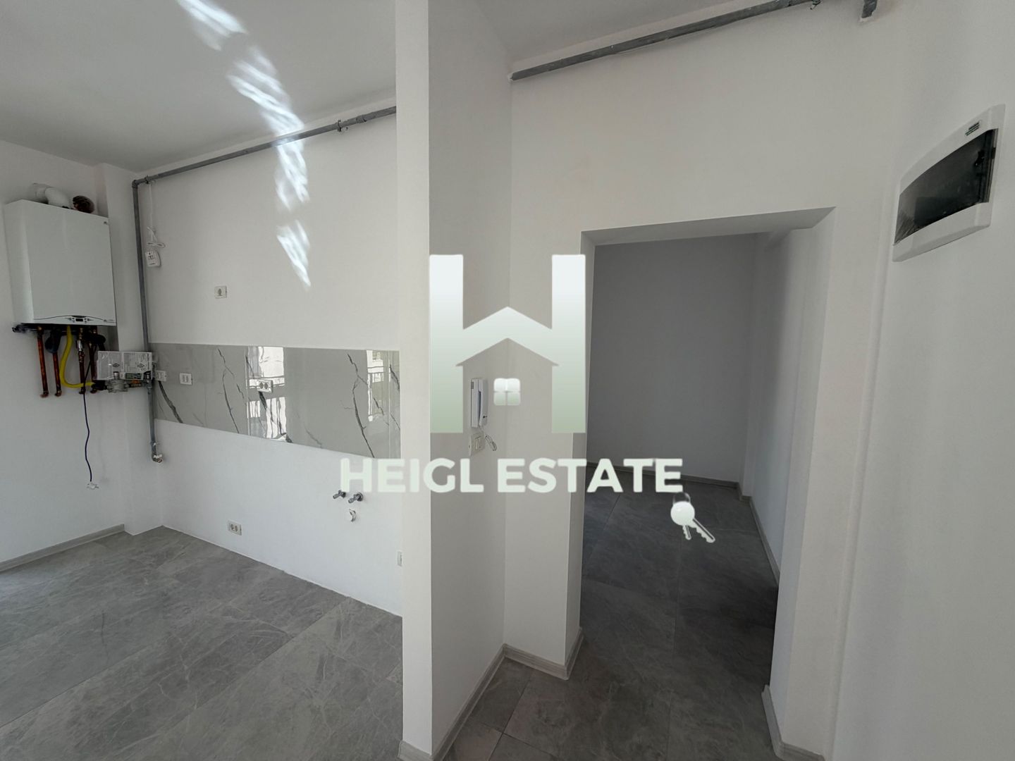 Apartament cu 2 camere si 45 mp terasa in zona Braytim - Poză 8