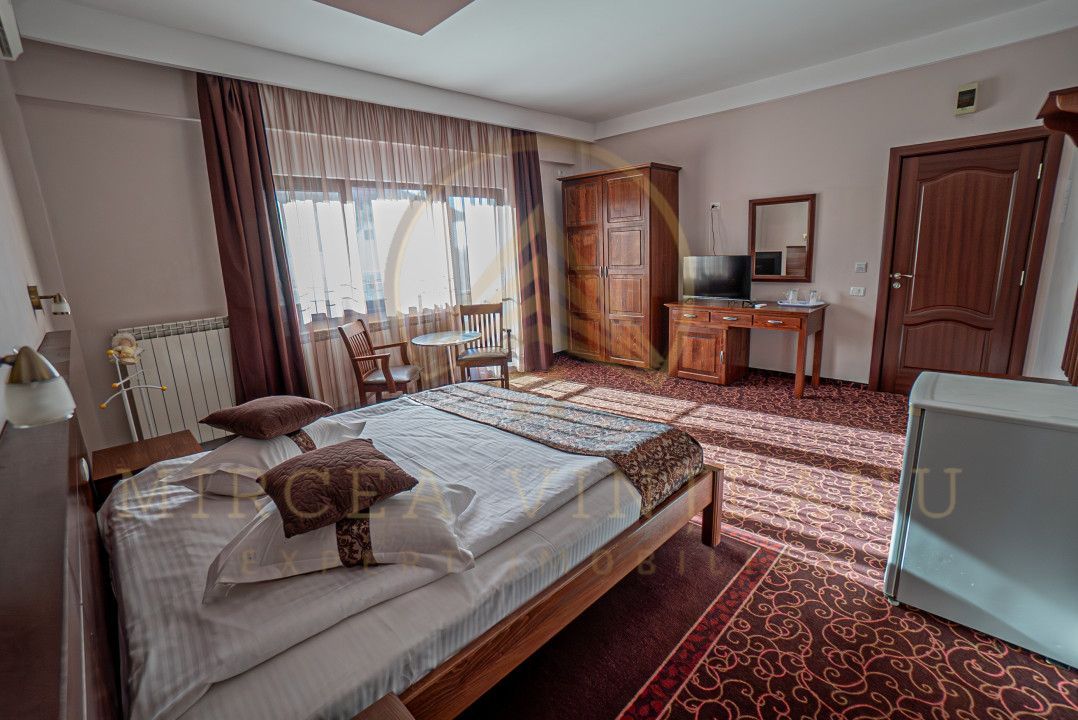 Hotel 3 Stele de Vânzare la  Delfinariu, aproape de Mamaia - Poză 31