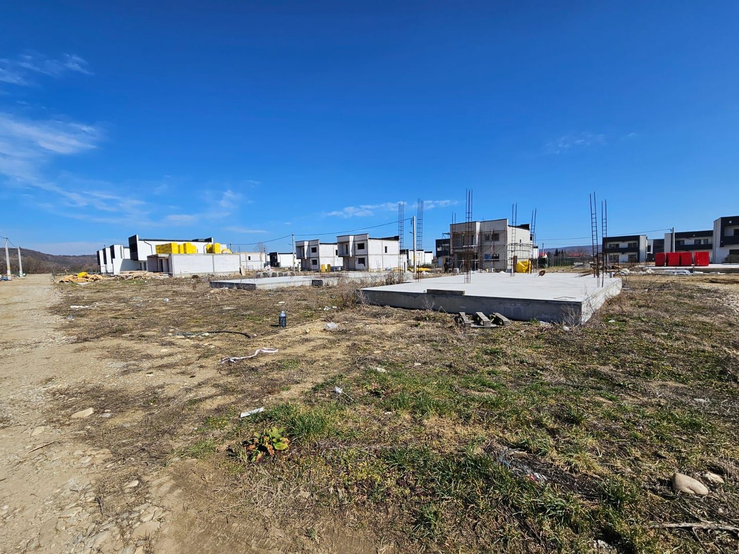 Vanzare teren cu temelie si AC, Micesti, 10 Km de Pitesti - Poză 3