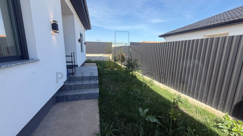 Casa 4 camere, 102 mp, teren 500 mp, fotovoltaice, Holboca - Poză 3