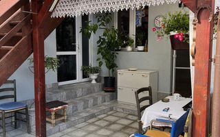 Casa cu front stradal,  7 Noiembrie, ideala clinica/cabinet/locuinta - Poză 2