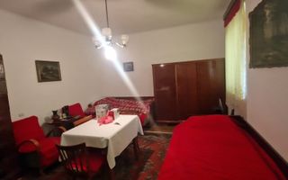 Vând apartament cu o camera in zona semicentrala a orasului - Poză 3