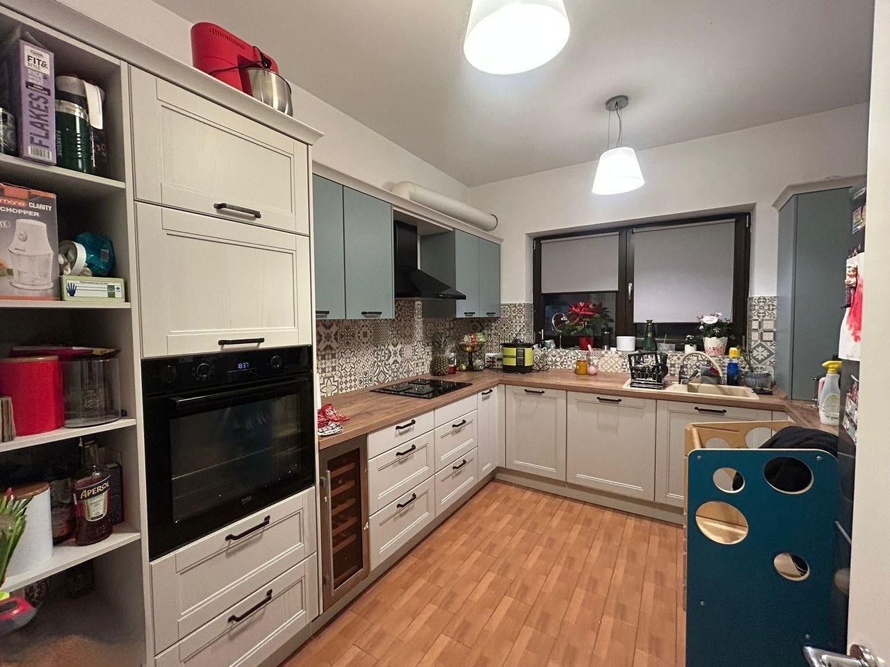 Casa cu 5 camere si garaj - la 100 ml distanta de lacul Grivita - Poză 4