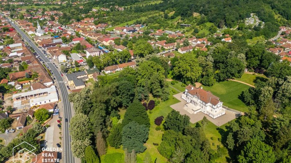 Cladire cu 24 camere, langa Castelul Regal Savarsin - Poză 29