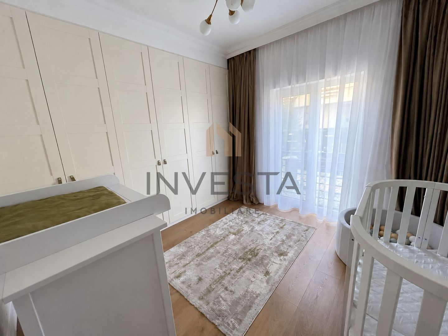 Apartament 3 camere in vila cu 150 mp curte, cartier Andrei Muresanu! - Poză 9