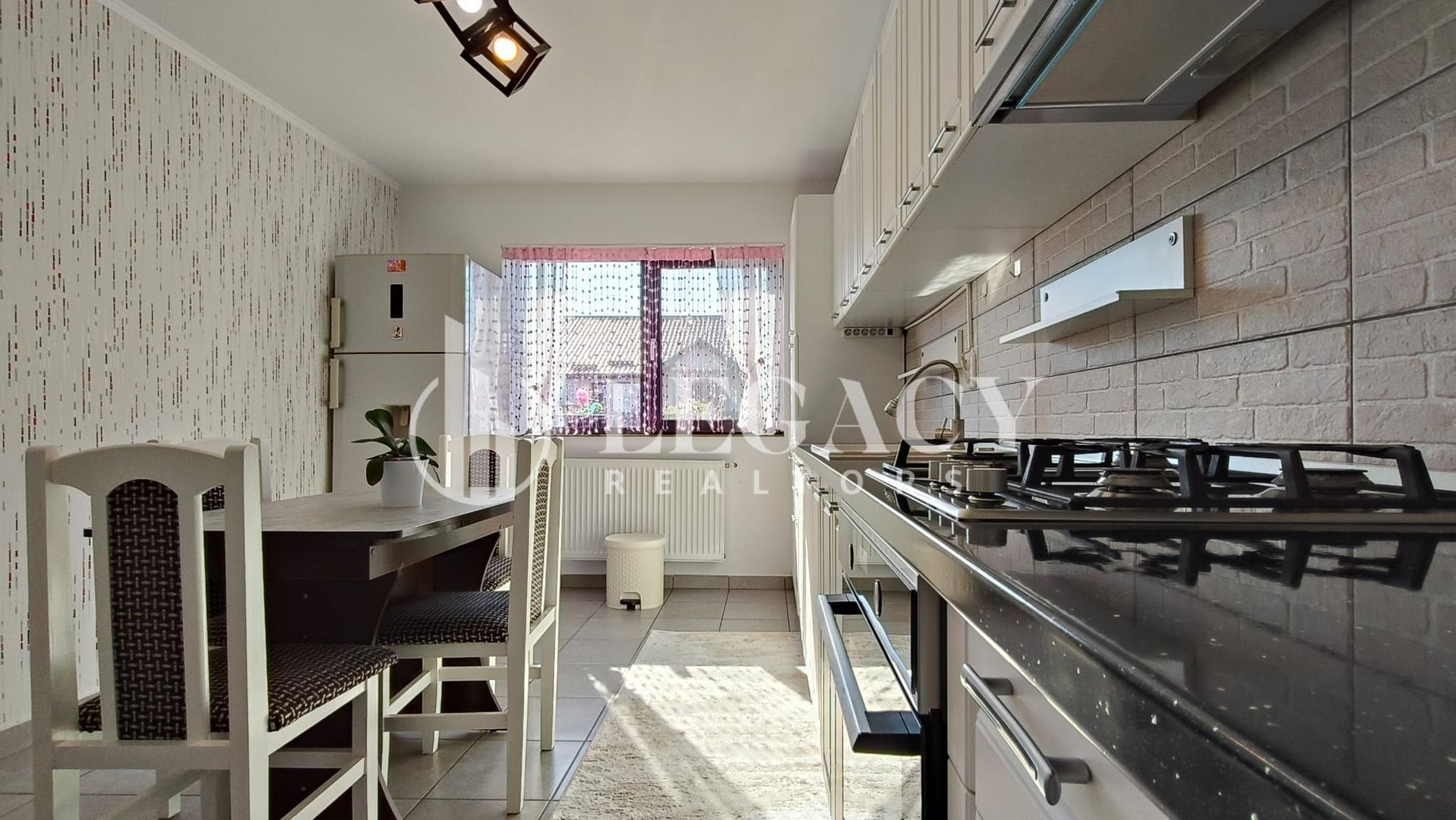 Casă modernă, parter, mobilată și utilată, în Lunca Cetățuii - Poză 3