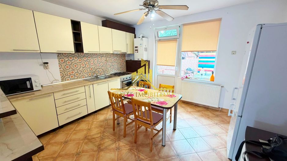 Casa, 4 camere, modern, parcare, curte, balcon, zona Semicentrala - Poză 14