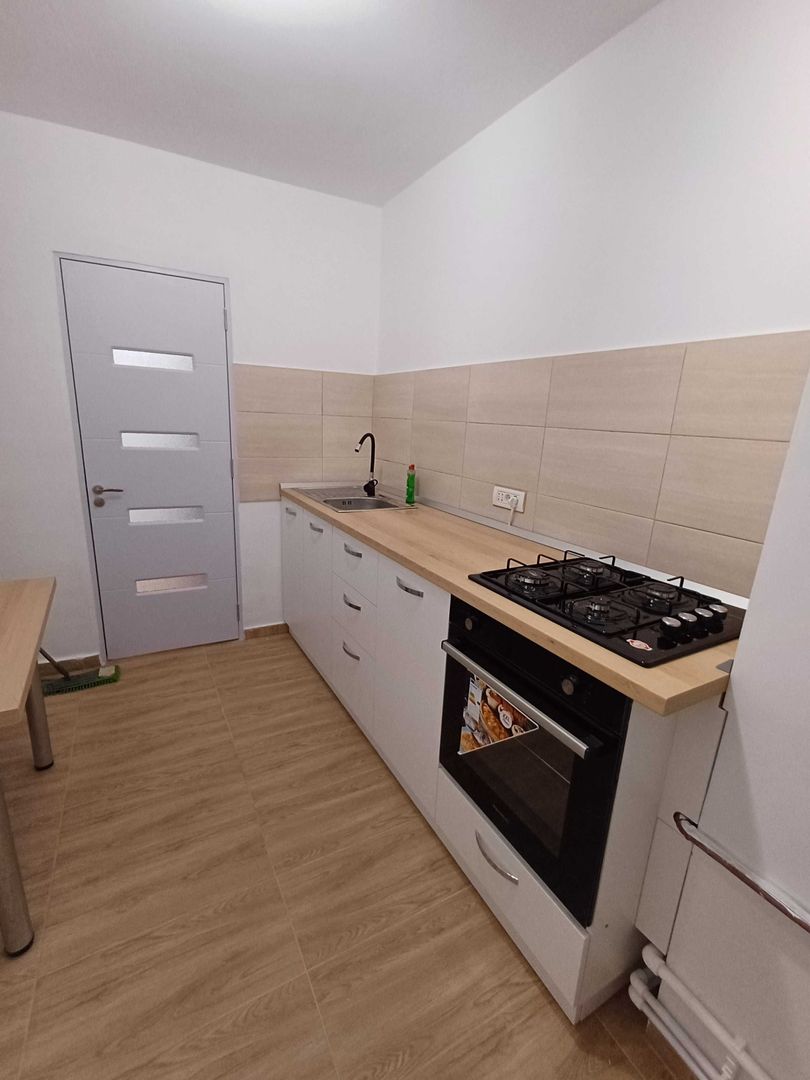 Apartament  2 cam, Micro 16,et 4,renovat toatal - Poză 1