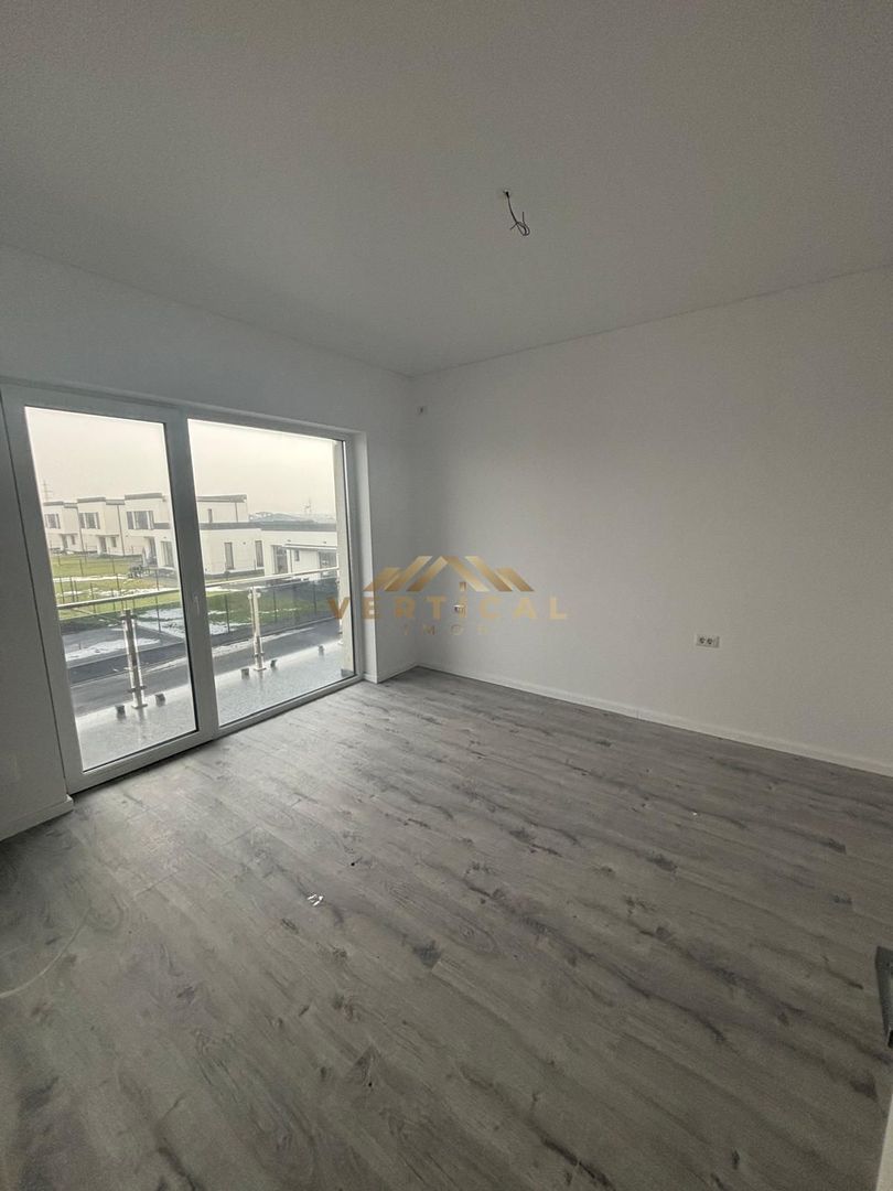 Locuință P+E modernă, 3 băi, teren generos de 323 mp - Poză 8