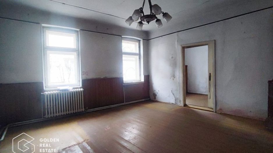 Apartament la curte, 3 camere, zona Centrala, str Simion Balint - Poză 2