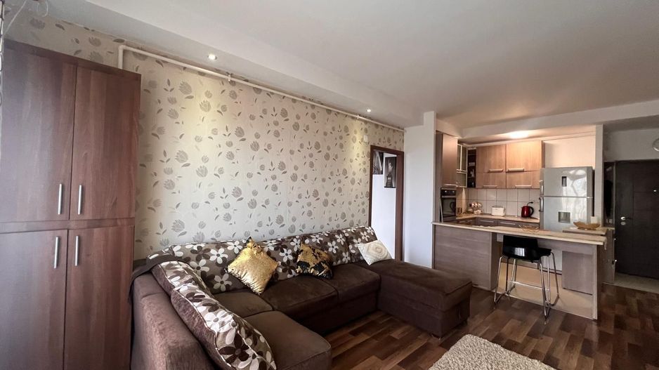Apartament cu 3 camere de inchiriat Cosmopolis - Poză 2