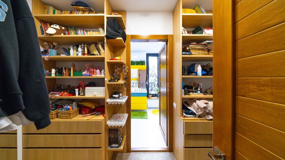 Resedinta spectaculoasa  – Vila exclusivista deschidere directa la lac - Poză 30