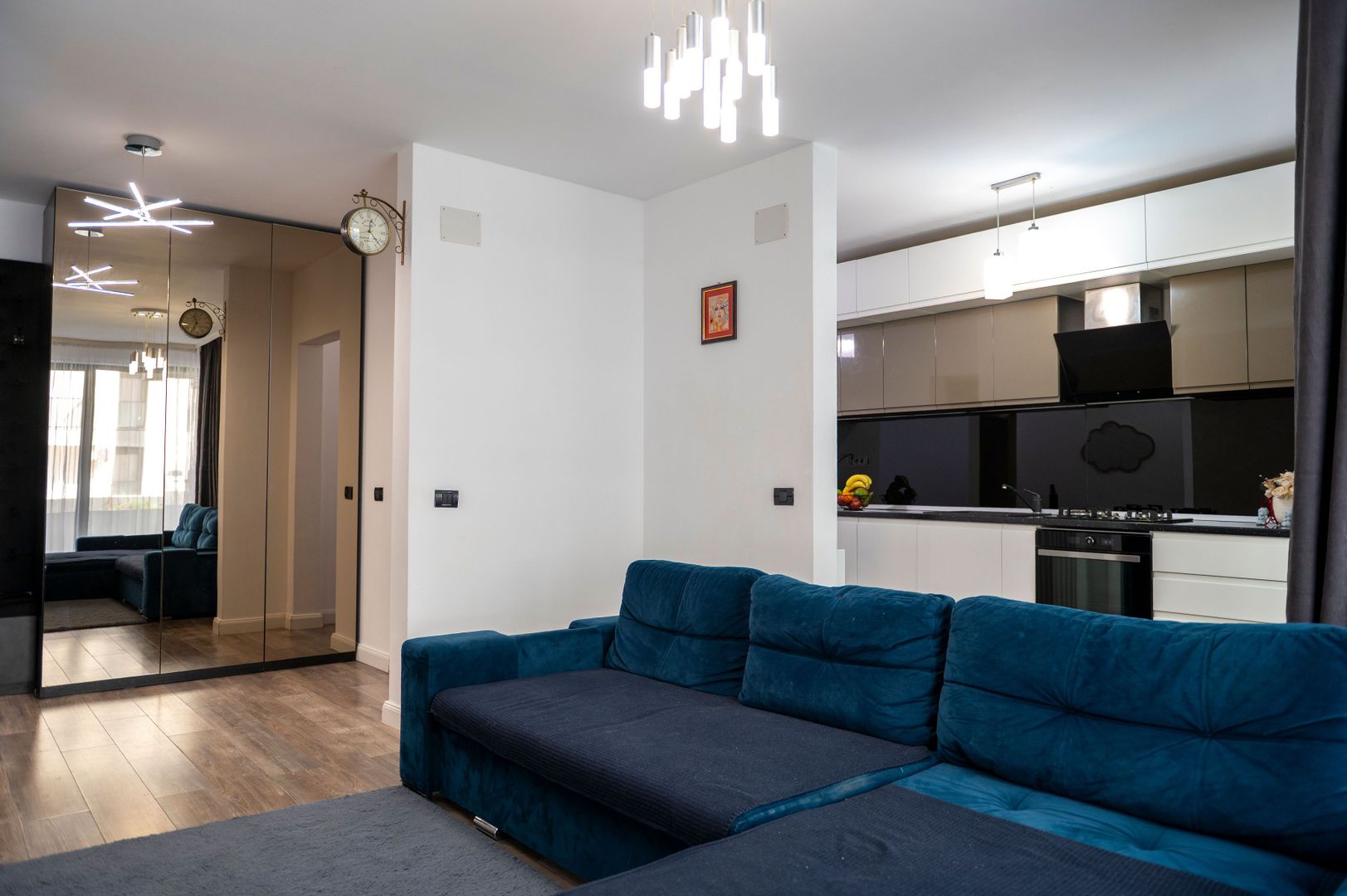 Apartament cu 3 camere si terasa de 49mp, Tomis Nord- Constanta - Poză 2