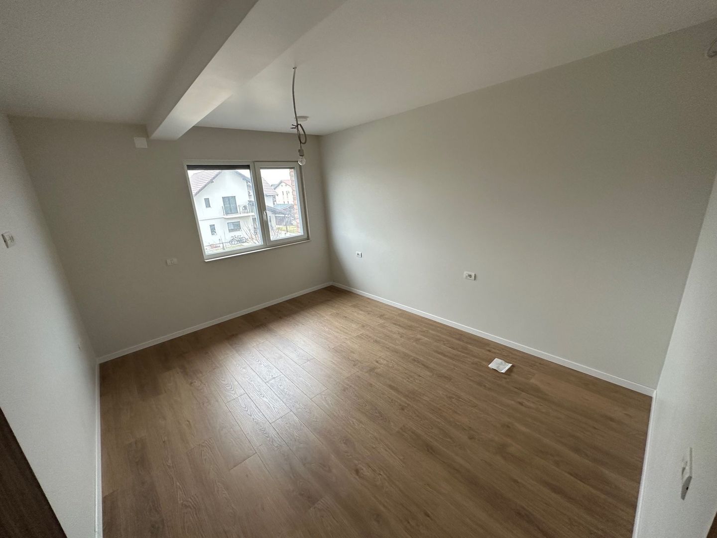 Duplex deosebit cu garaj și subsol - Poză 12