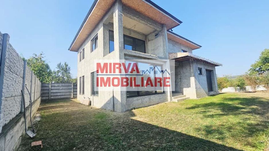 🏡 Vilă luminoasă, 4 camere, cu teren generos – Com. Plopu - Poză 1