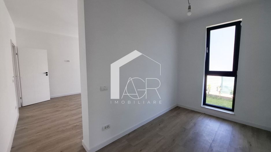 Casa cu 4 camere de vanzare, Bucov, Mica Roma - Poză 9