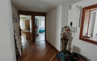 Vila P+E Bartolomeu,4 camere,4 bai,curte,garaj. - Poză 6