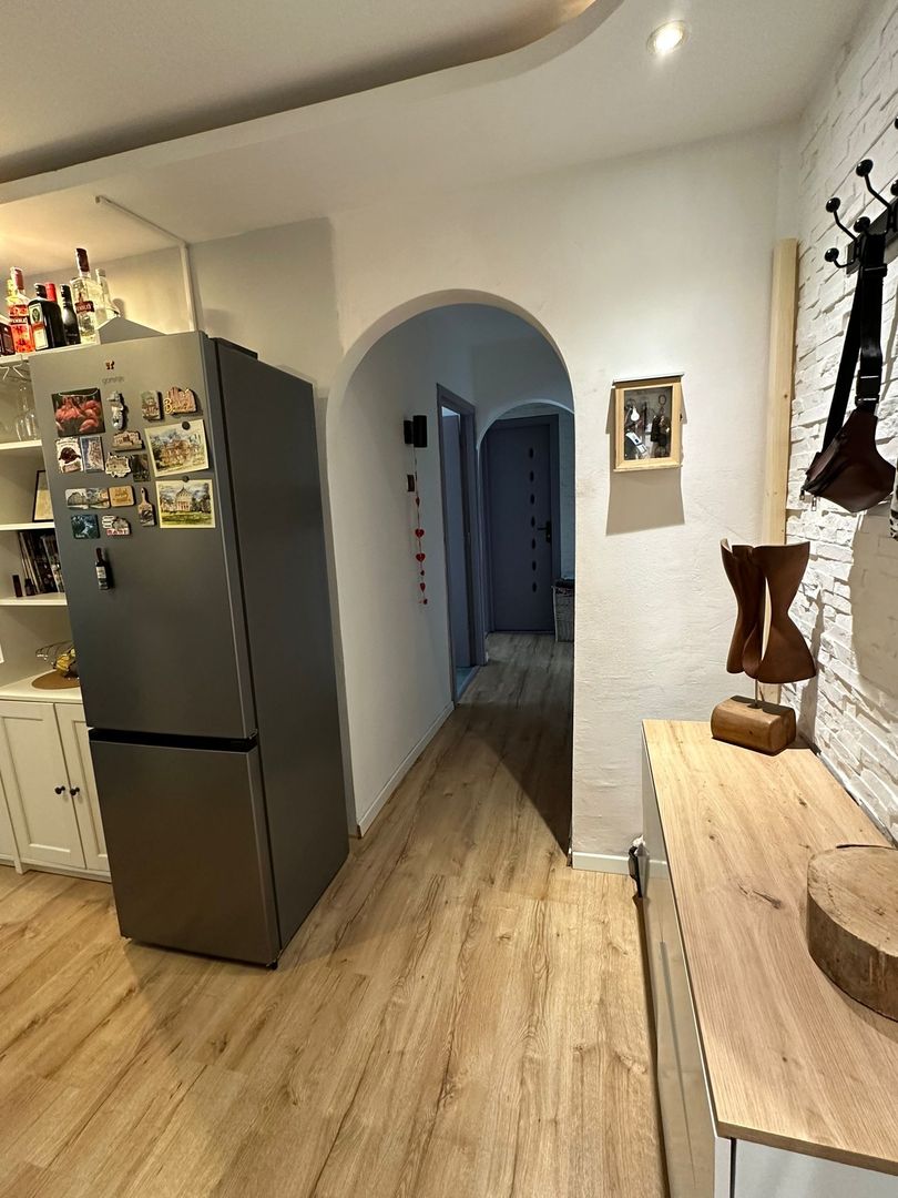 Aradului | 3 camere | Decomandat | Centrală proprie | Renovat complet - Poză 8