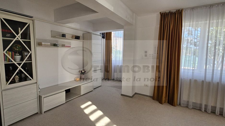 Bucium apartament 3 camere decomandat 145.000 euro - Poză 2