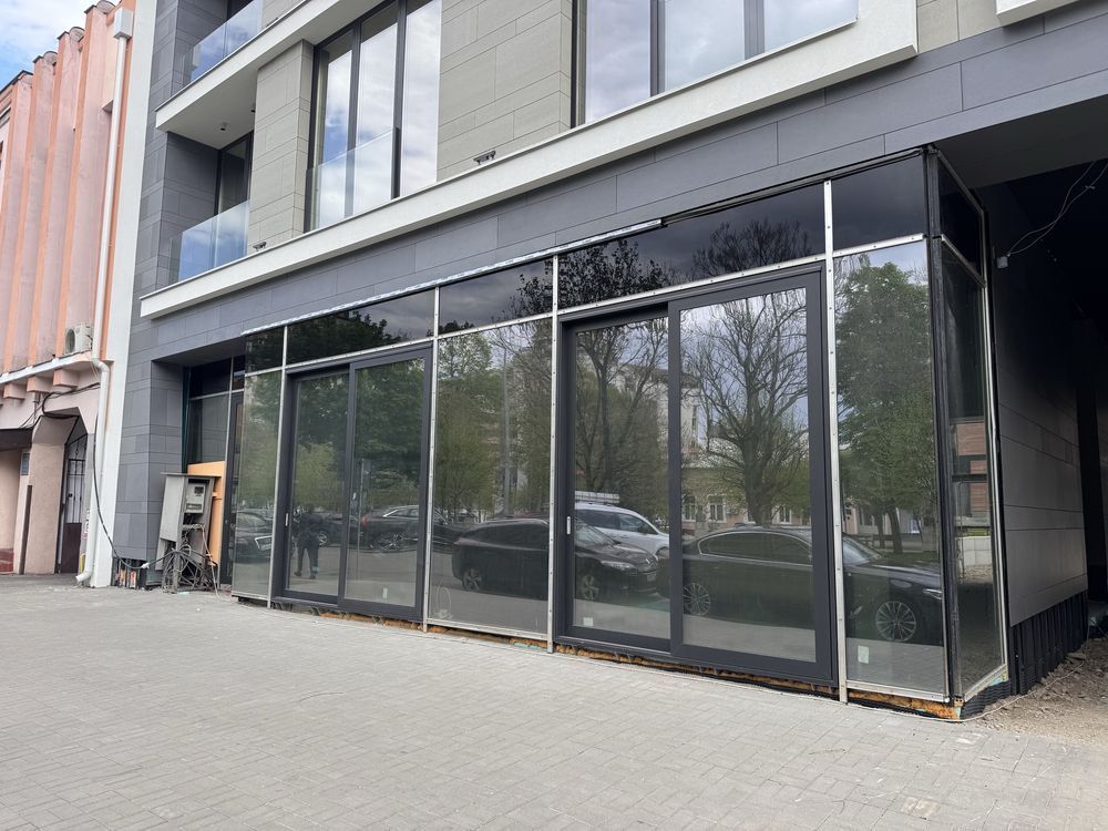 Inchiriez spatiu comerical in zona 0, bloc  VERSUS - Poză 2