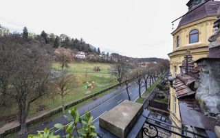 Bijuterie arhitecturală cu dotări smart in centrul Brasovului - Poză 36