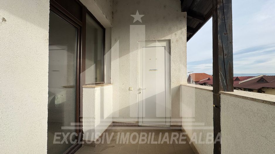 Apartament cu 5 camere de vanzare, Dealul Furcilor - Poză 3