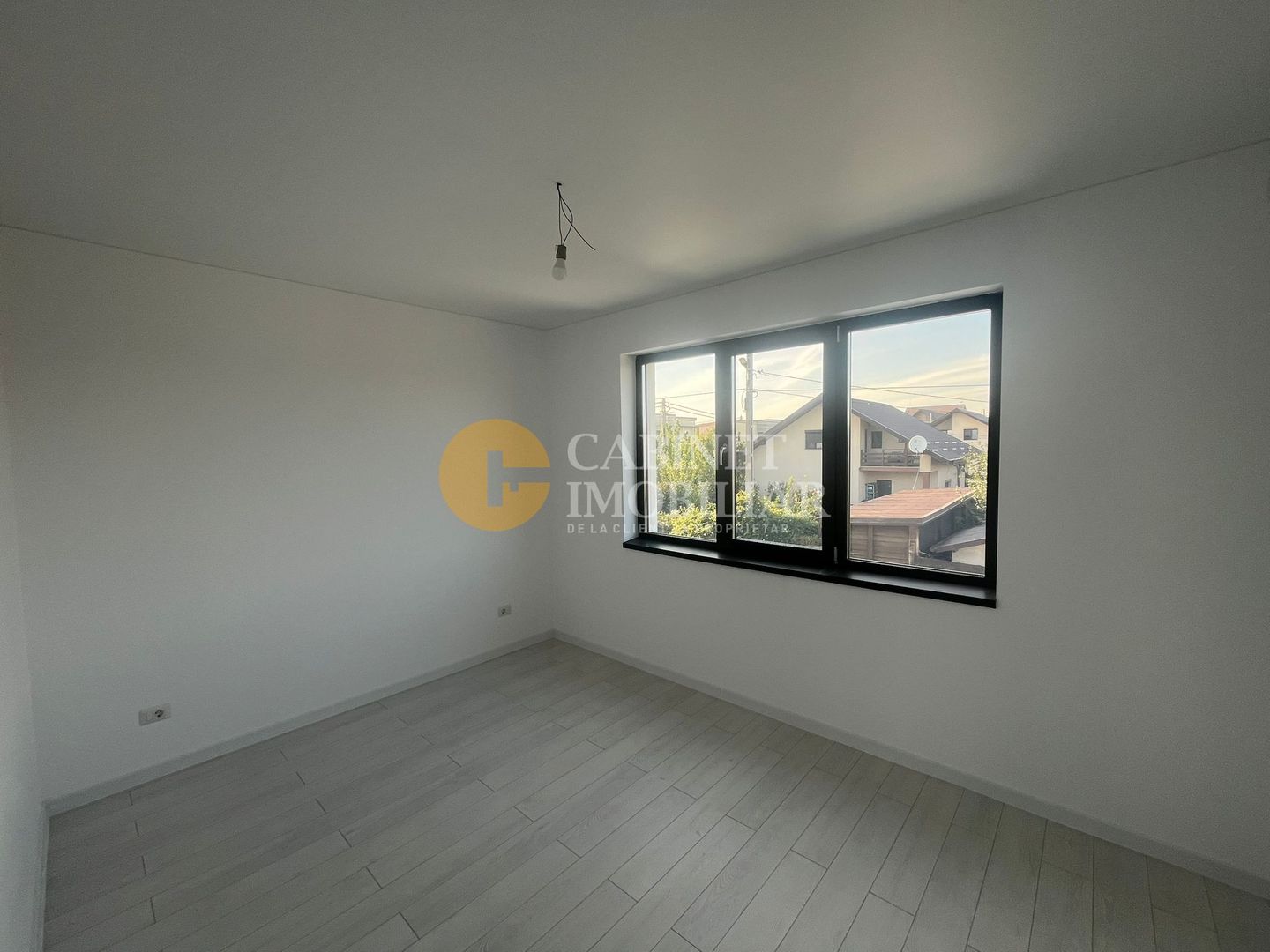 Duplex Finisaje LUX Incalzire Pardoseala Valea Lupului - Poză 12