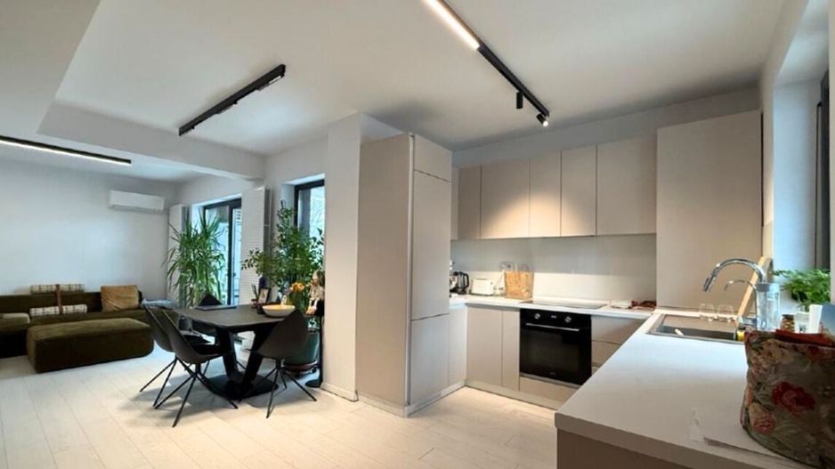 Vânzare duplex luminos 4 camere cu grădină Bucureștii Noi Străulești - Poză 4