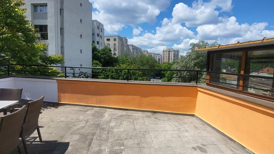 Apartament cu terasa, 4 minute metrou Muncii, centrala proprie - Poză 1