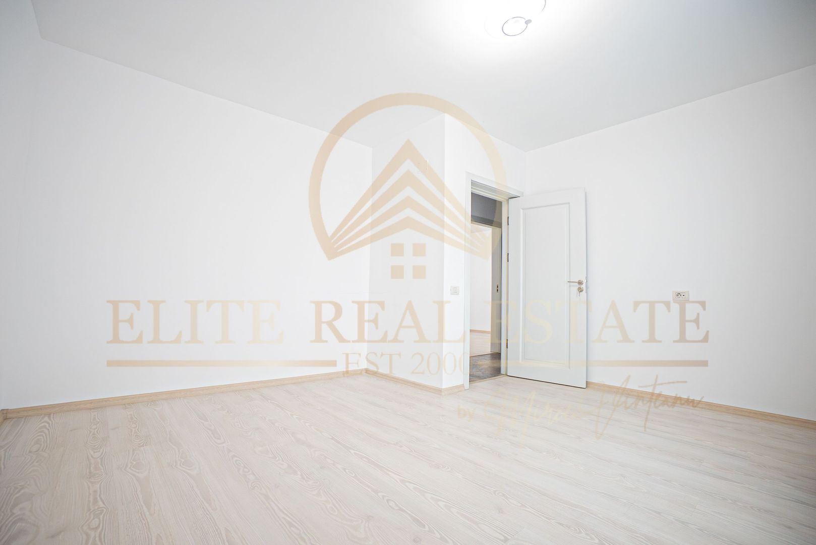 Casă în Mamaia Nord cu curte și parcare – disponibilă imediat! - Poză 16