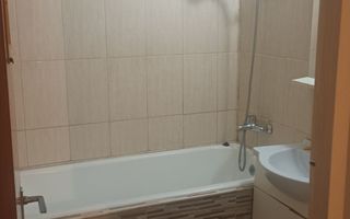 Titan,1 Decembrie - Poză 2