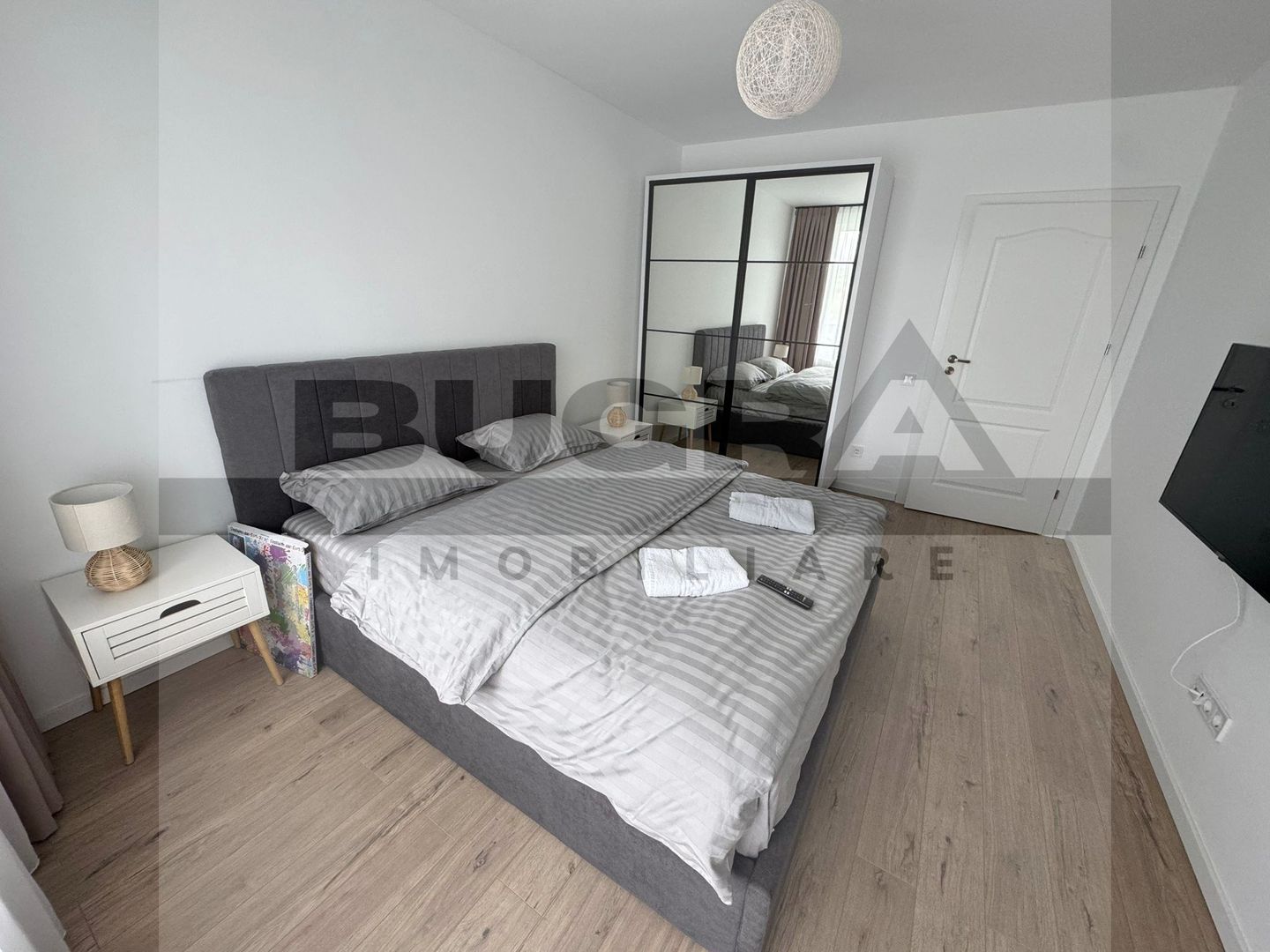 Apartament 3 camere 80 mp, balcon, zona P-ta 1 Mai - Poză 8