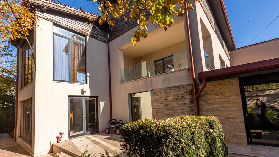 Vilă premium P+1+M, teren 1.216 mp – Faleza Sud, Constanța - Poză 1