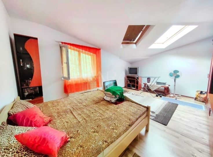 Apartament cu 3 camere în Plopilor, spațiu generos, lumină și liniște. - Poză 4